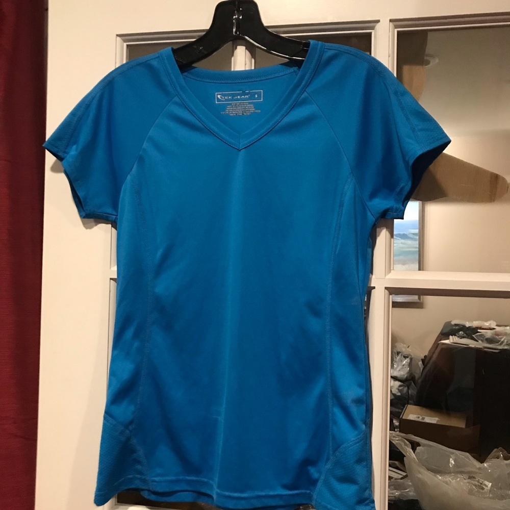 Tek Gear t shirt